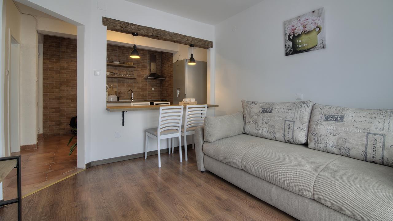 Apartments Lola سينج المظهر الخارجي الصورة