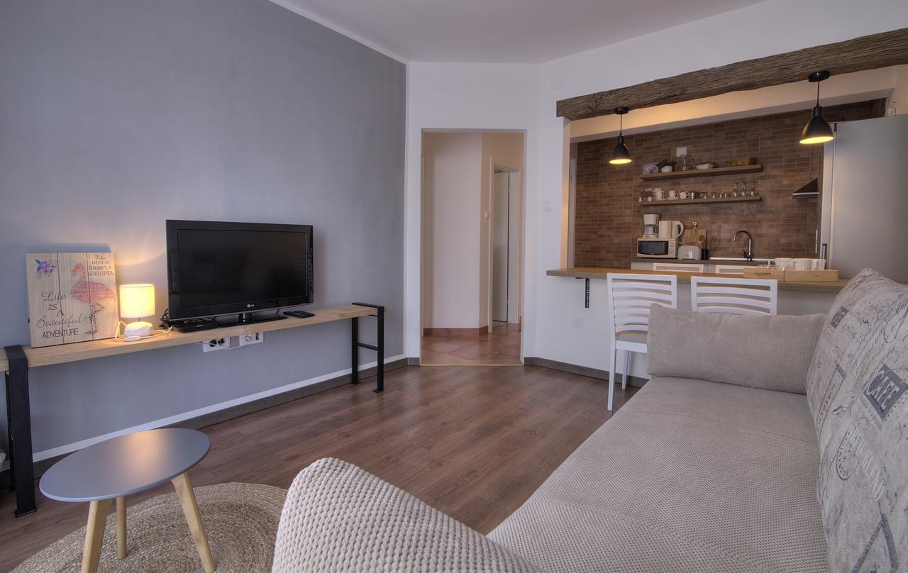 Apartments Lola سينج المظهر الخارجي الصورة