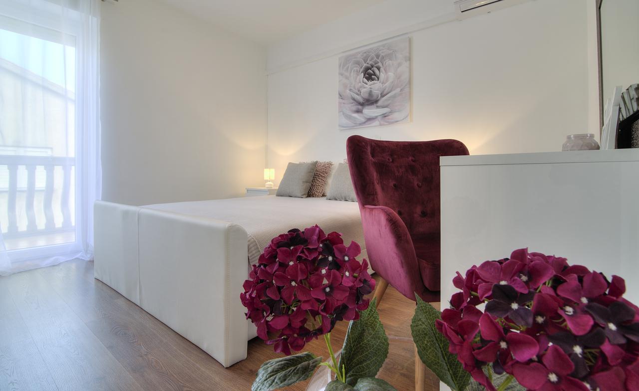 Apartments Lola سينج المظهر الخارجي الصورة