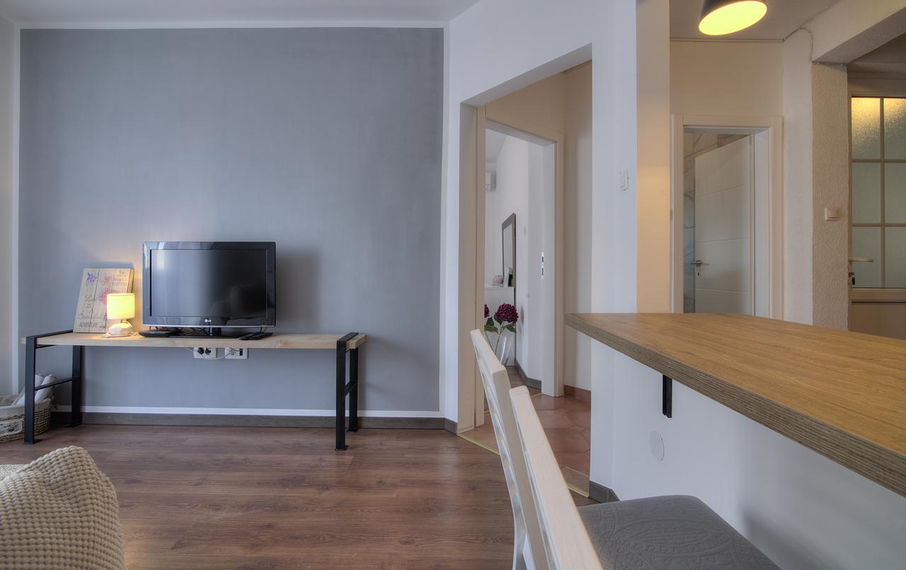 Apartments Lola سينج المظهر الخارجي الصورة