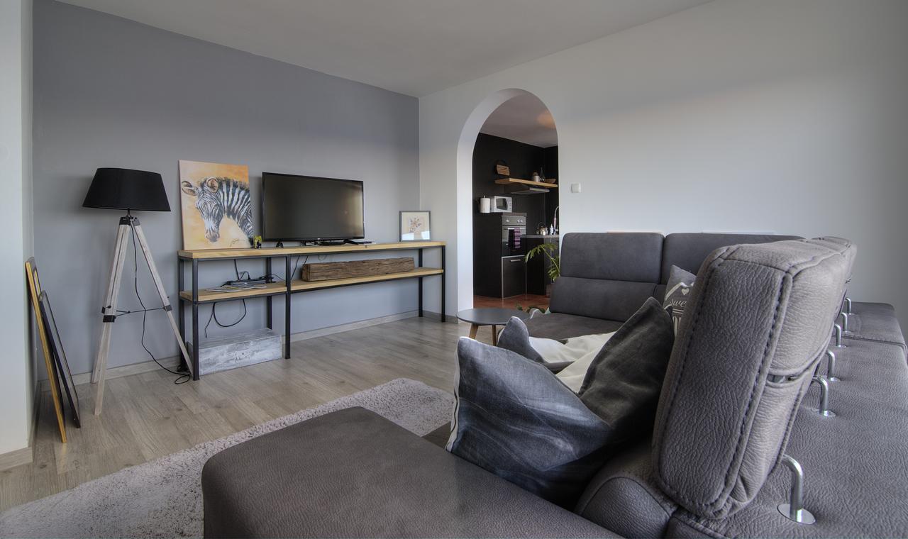 Apartments Lola سينج المظهر الخارجي الصورة