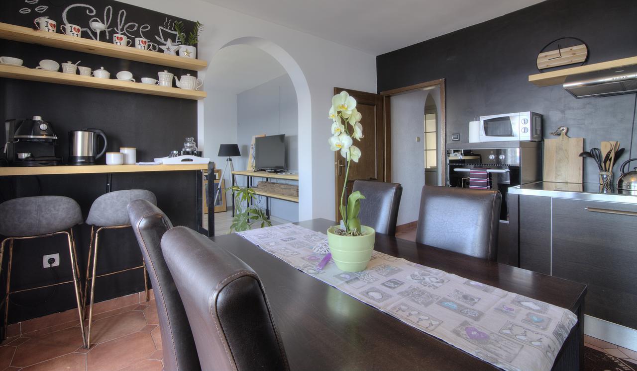 Apartments Lola سينج المظهر الخارجي الصورة